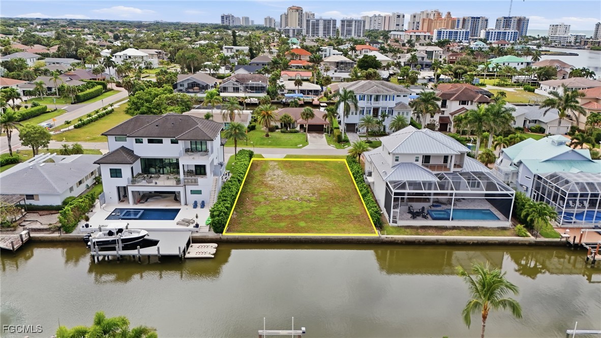 469 Trade Winds Avenue Naples, FL 34108 - Photo 18 of 24