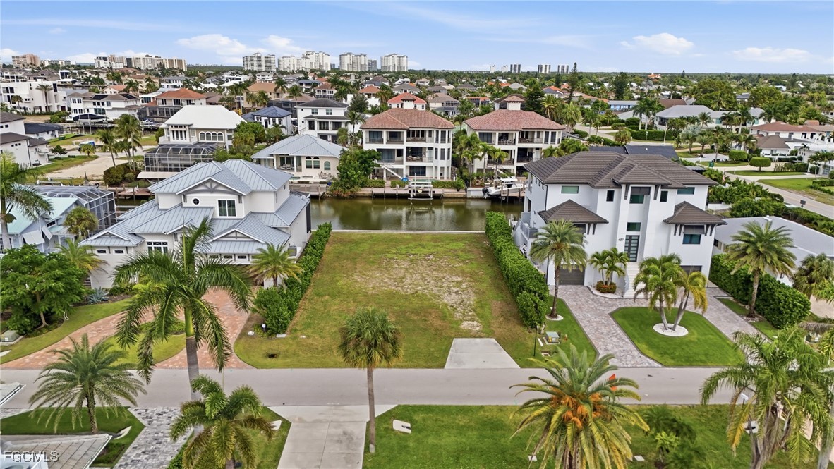 469 Trade Winds Avenue Naples, FL 34108 - Photo 5 of 24