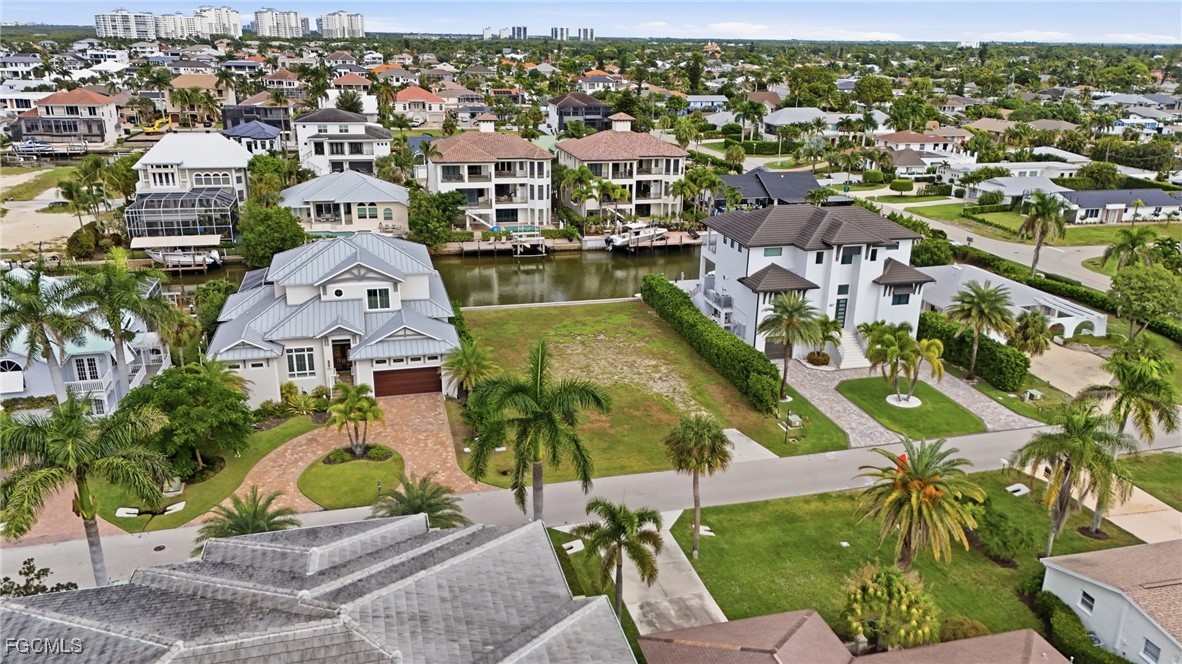 469 Trade Winds Avenue Naples, FL 34108 - Photo 7 of 24