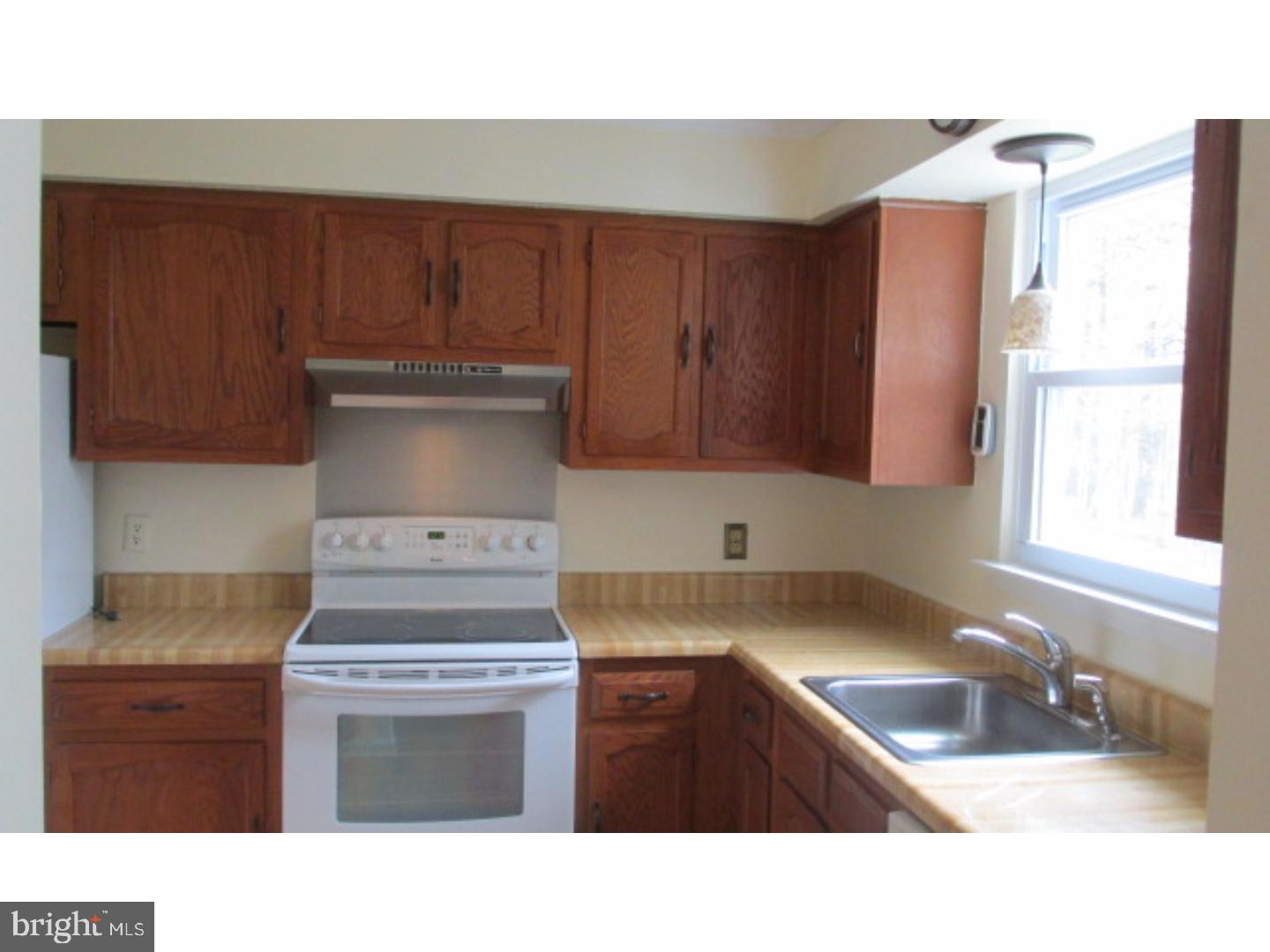 57 B Sunset Road, Unit B Whiting, NJ 08759 - Photo 9 of 24 Kitchen