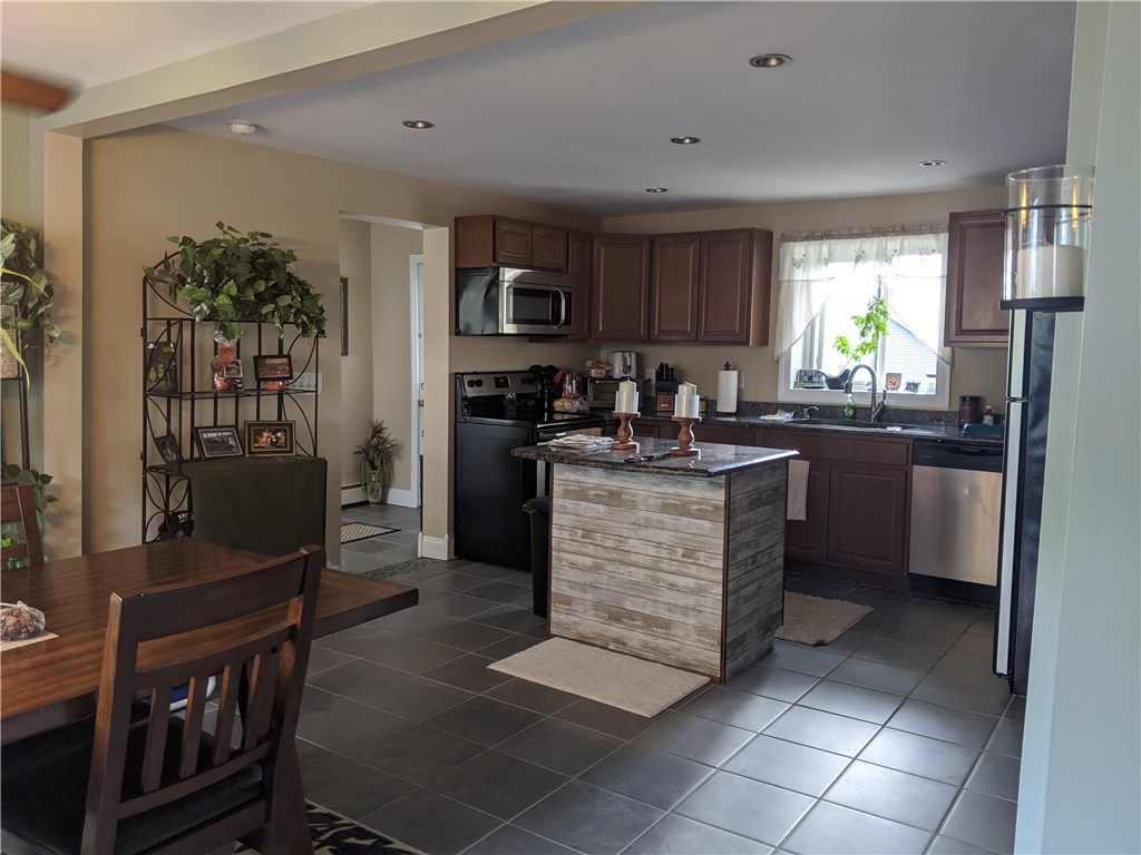 89 Morris Street Woonsocket, RI 02895 - Photo 3 of 10 Gallery Image 3