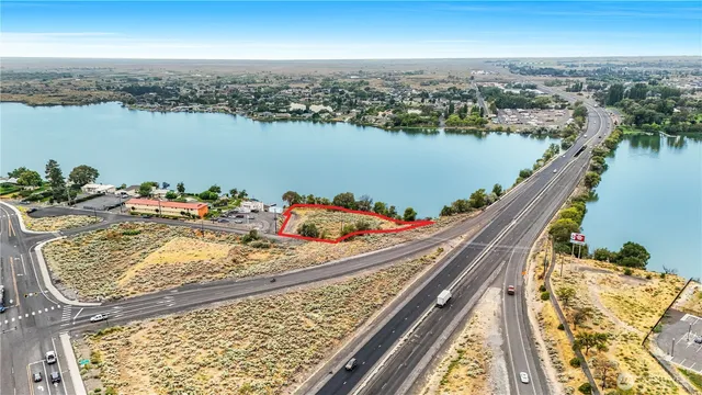 $474,990 | -nna West Lakeshore Court, Moses Lake, WA 98837