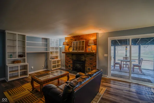 $2,250 | 3361 North Talley Road, Columbus, IN 47203