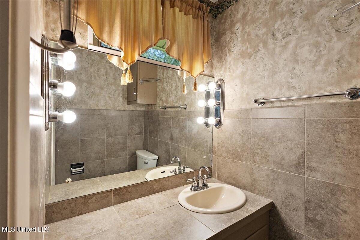 216 Pine Ridge Road Jackson, MS 39206 - Photo 13 of 22 13-3HTP1754