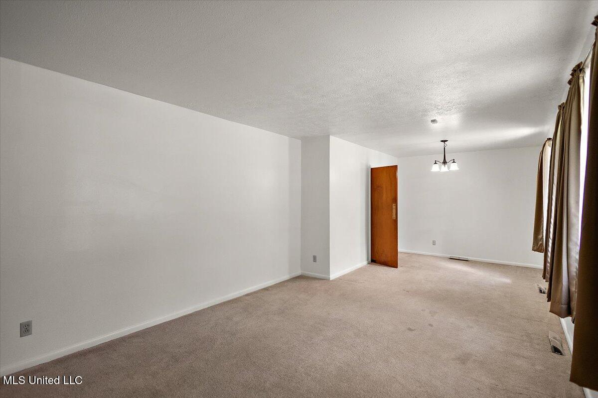 216 Pine Ridge Road Jackson, MS 39206 - Photo 6 of 22 06-3HTP1733