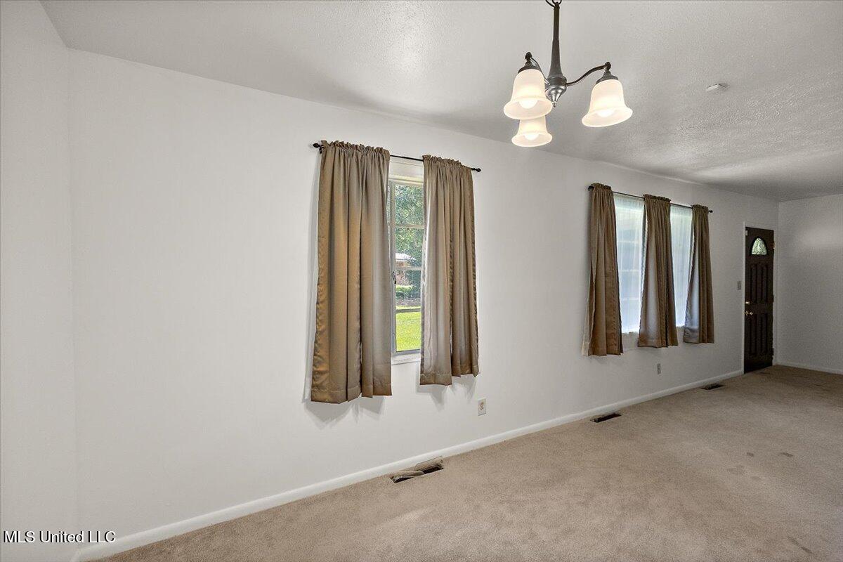 216 Pine Ridge Road Jackson, MS 39206 - Photo 7 of 22 07-3HTP1736