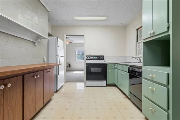 $325,000 | 300 Small Pond Drive, Cleveland, GA 30528