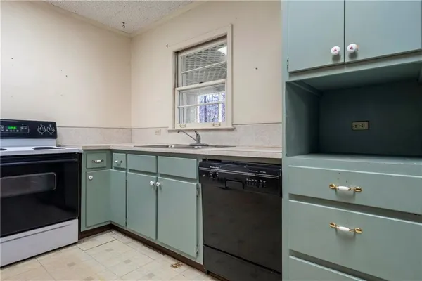 $325,000 | 300 Small Pond Drive, Cleveland, GA 30528