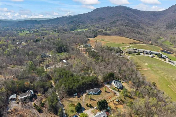 $325,000 | 300 Small Pond Drive, Cleveland, GA 30528