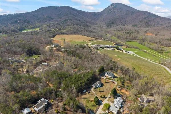 $325,000 | 300 Small Pond Drive, Cleveland, GA 30528