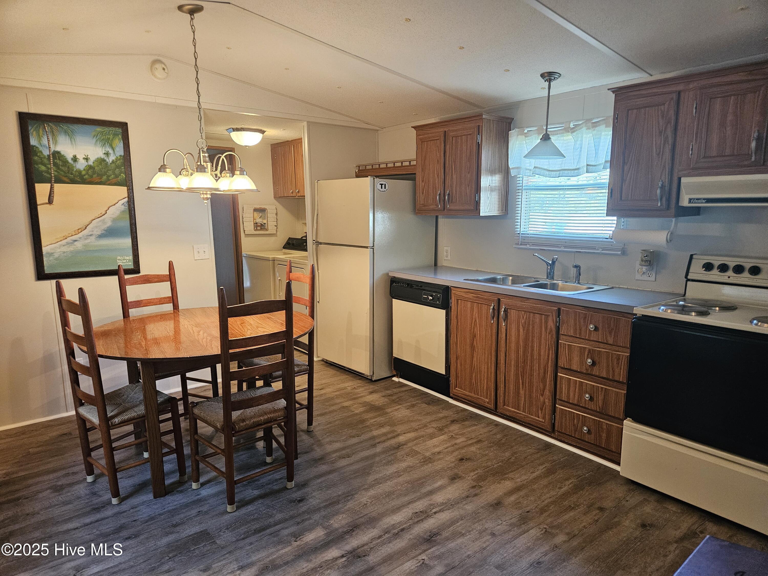 123 Deer Run Road Hampstead, NC 28443 - Photo 19 of 52 20250724_094425