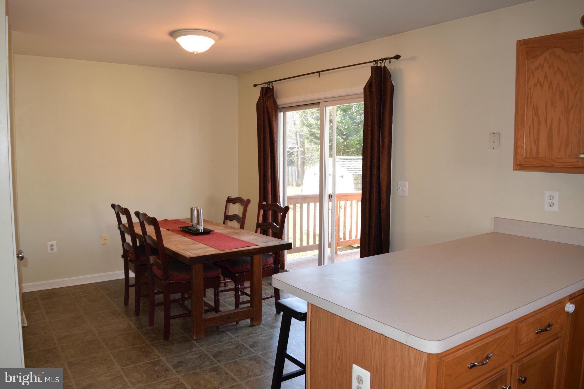 920 Williams Cove Edgewater, MD 21037 - Photo 11 of 30 Dining Room and Breakfast Bar