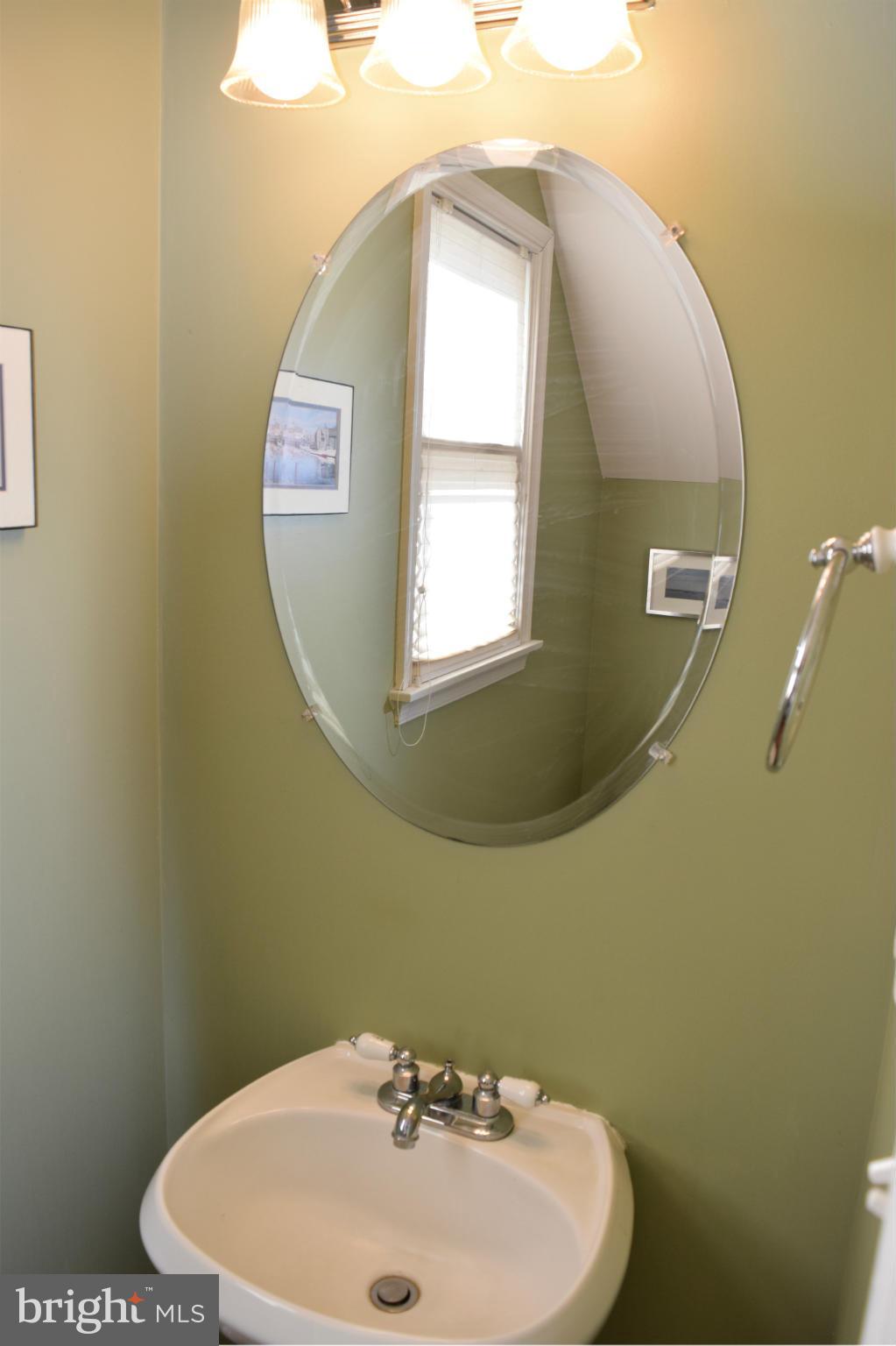 920 Williams Cove Edgewater, MD 21037 - Photo 12 of 30 Main Level Half Bath