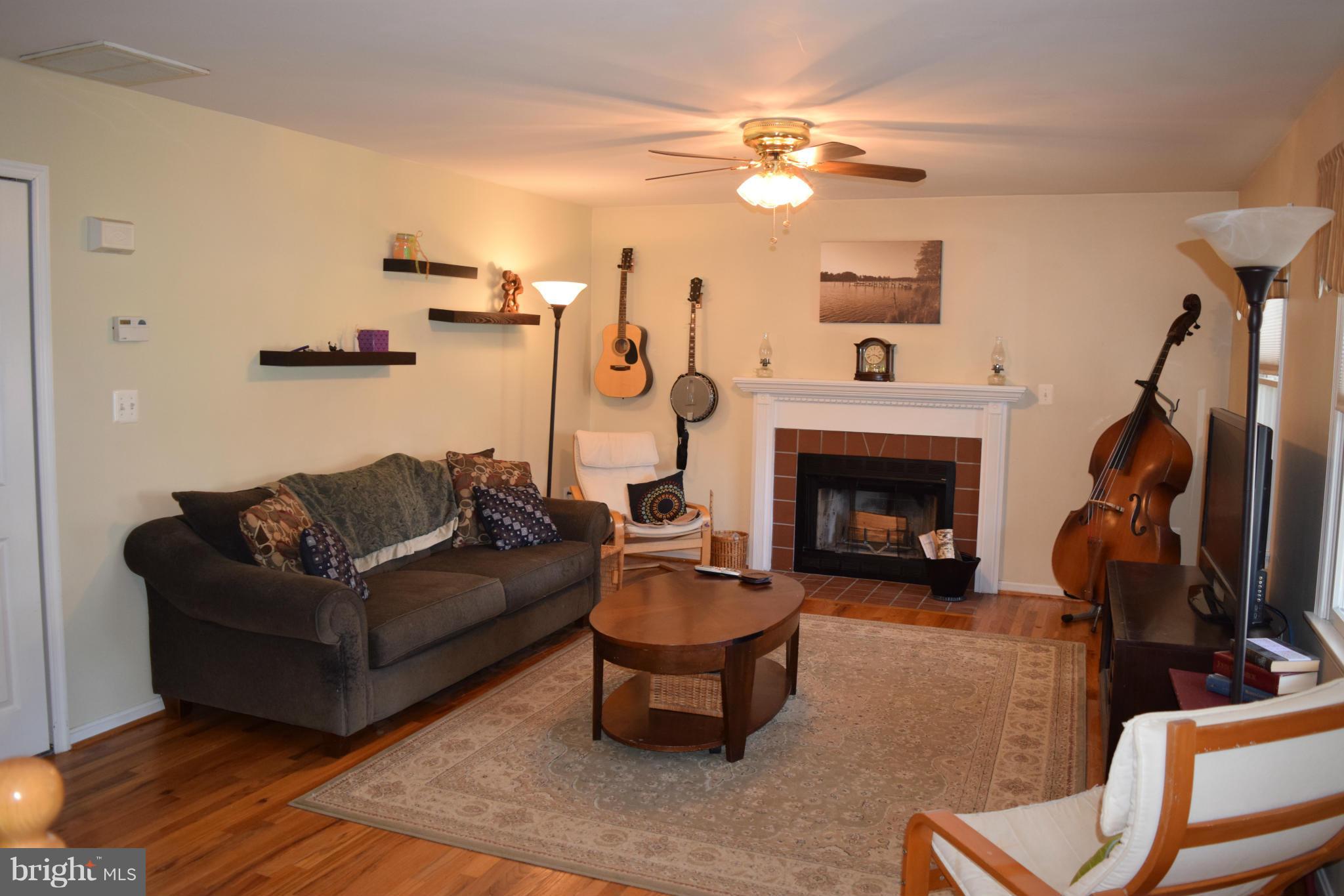 920 Williams Cove Edgewater, MD 21037 - Photo 4 of 30 Living Room