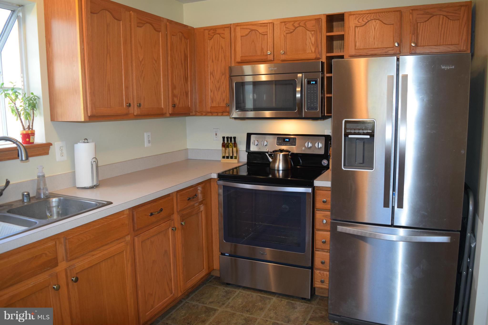 920 Williams Cove Edgewater, MD 21037 - Photo 9 of 30 Newer Stainless Steel Appliances