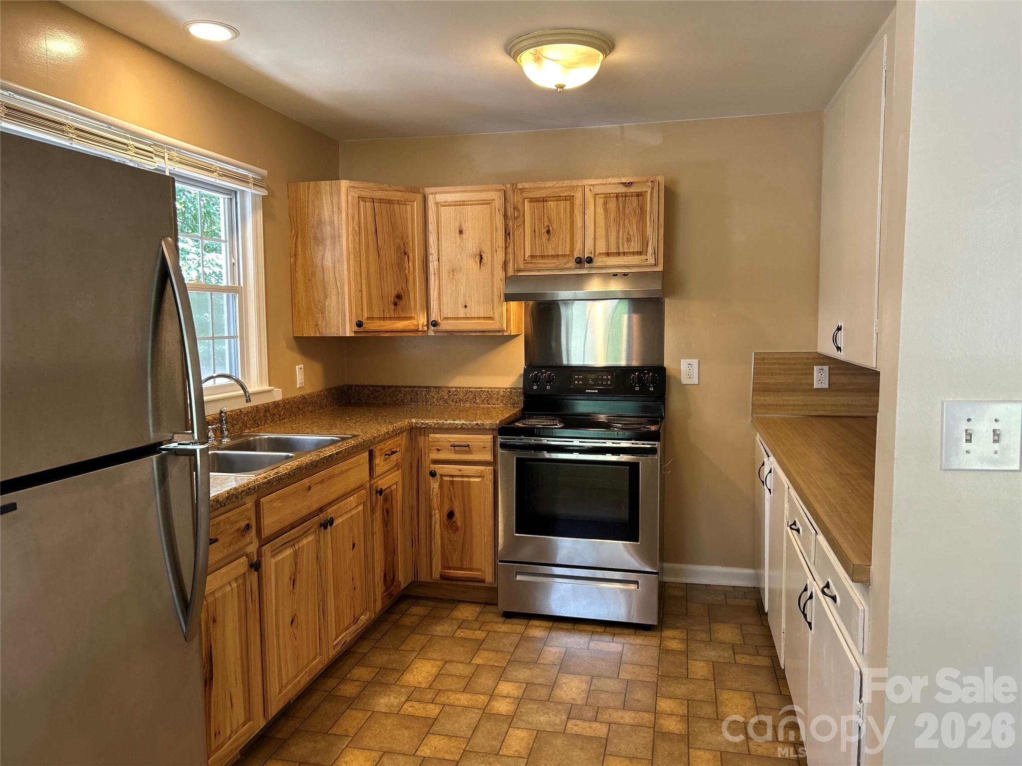 11 Mountain Road Hendersonville, NC 28791 - Photo 8 of 31