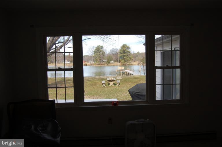 1410 St Marys Road Chester, MD 21619 - Photo 8 of 21 Living Room