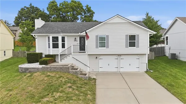 $354,900 | 2136 Southwest Sterling Drive, Lee's Summit, MO 64081