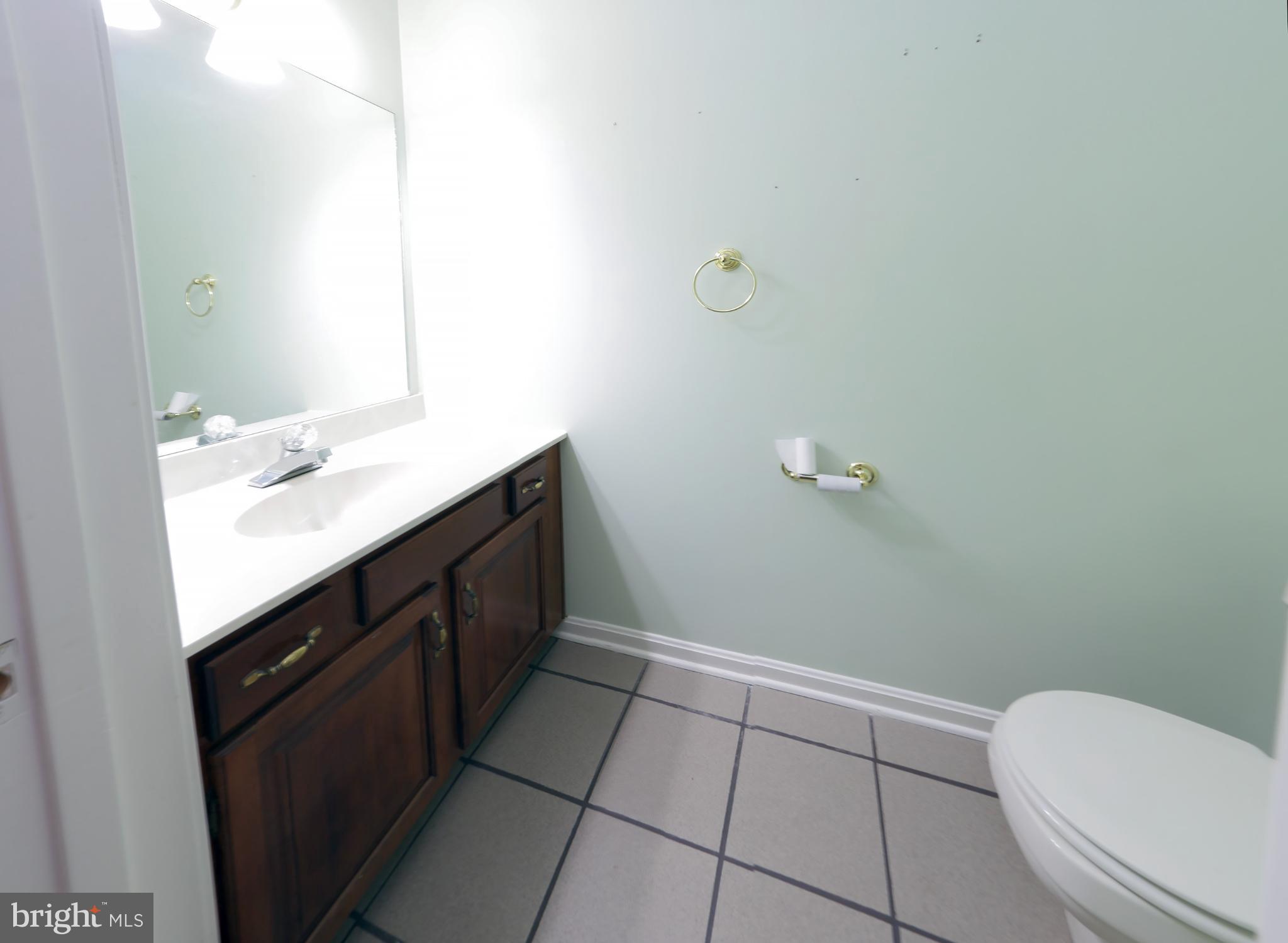 2017 C Raleigh Road Hummelstown, PA 17036 - Photo 33 of 36 Powder room