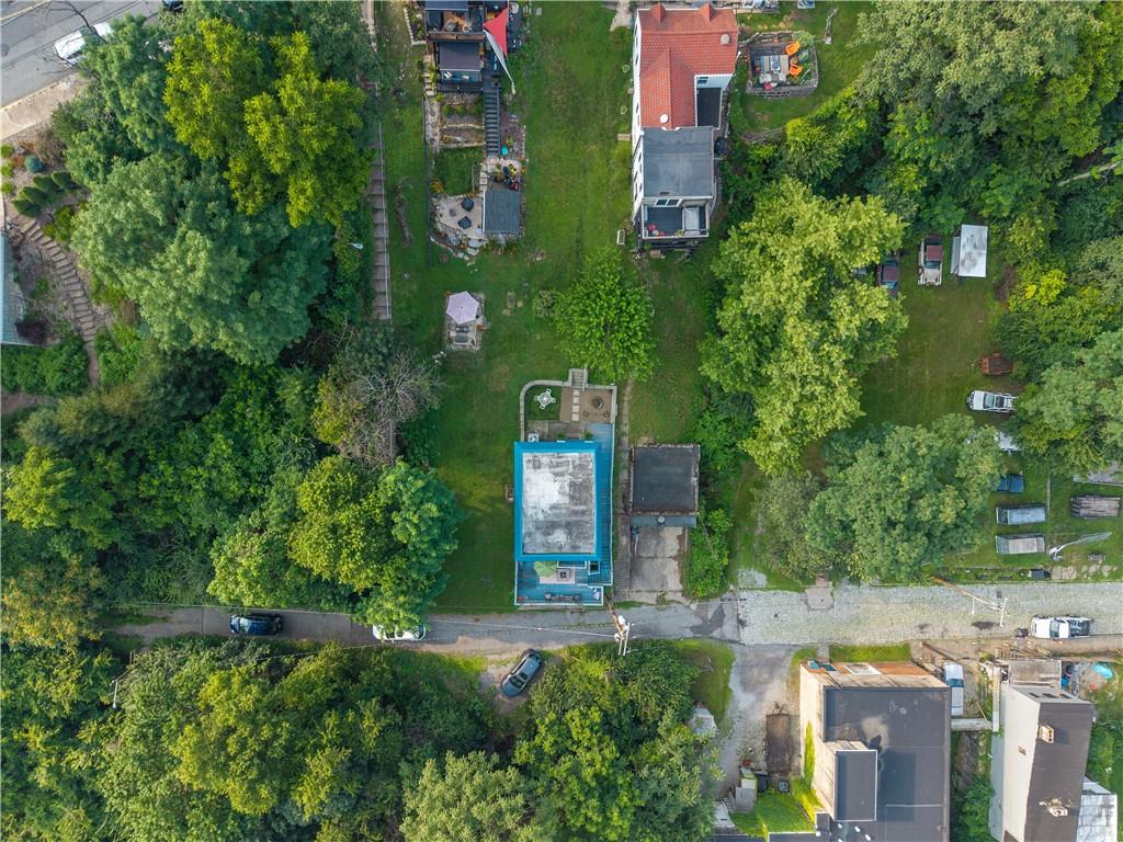 154 Henderson Street Pittsburgh, PA 15212 - Photo 29 of 31 an aerial view of a house with a yard