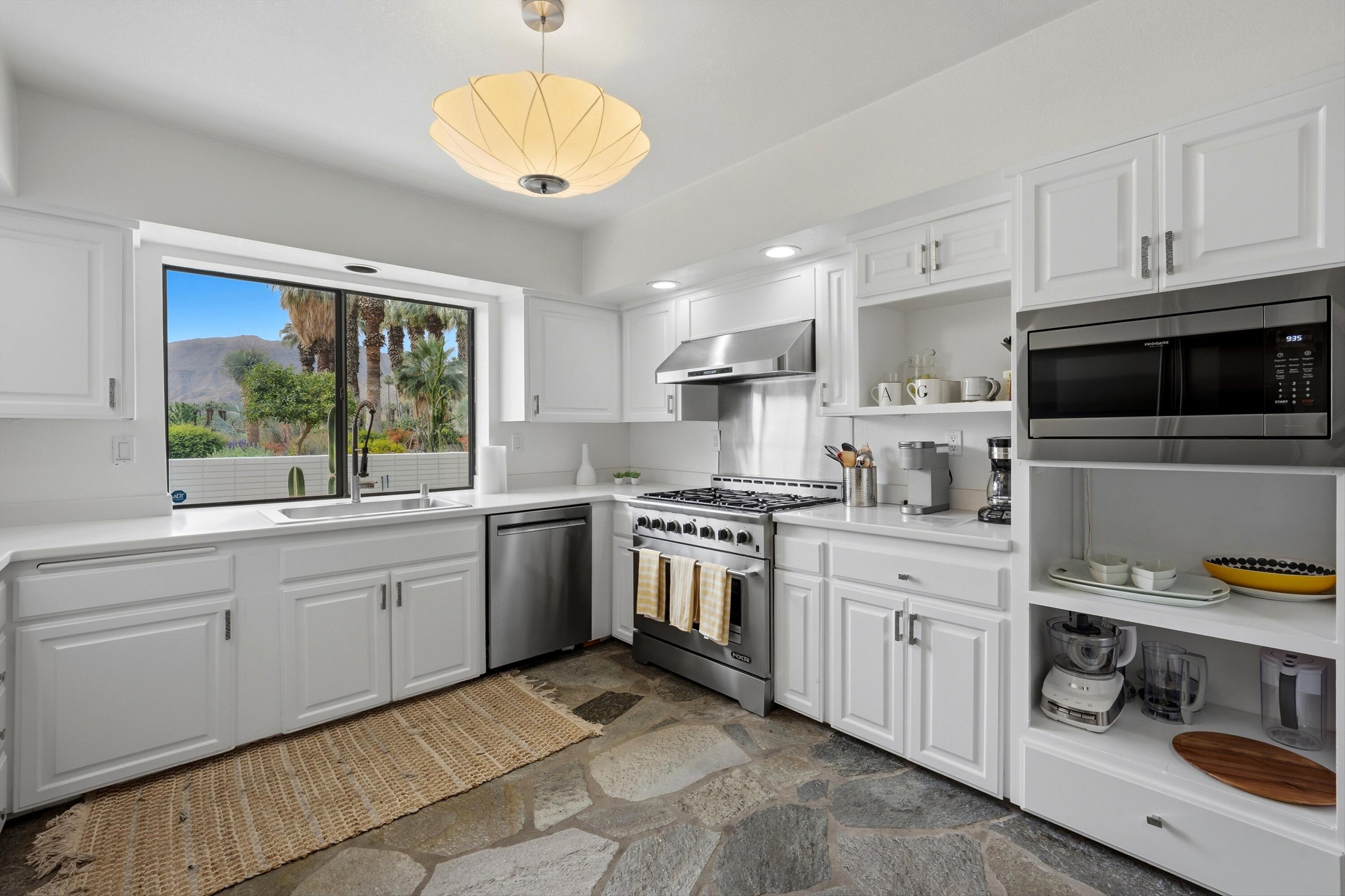 71467 Country Club Drive Rancho Mirage, CA 92270 - Photo 35 of 57 35-Photo-35