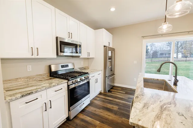 $394,900 | 501 Teri Lee Lane, Orfordville, WI 53576