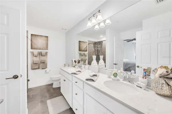 $2,300 | 18114 Gawthrop Drive, Unit 201, Lakewood Ranch, FL 34211