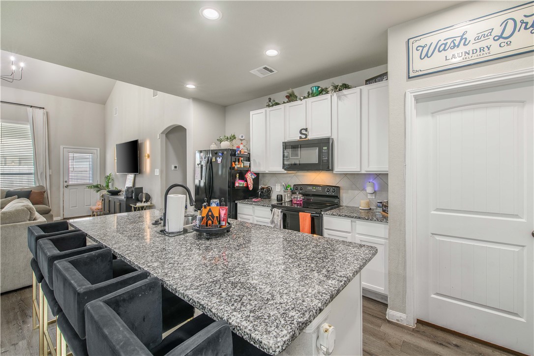 993 Rice Drive Bryan, TX 77803 - Photo 8 of 27 Gallery Image 8