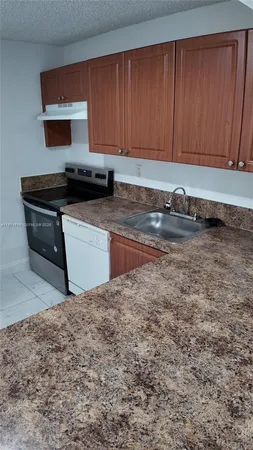 $2,200 | 10820 Southwest 200th Drive, Unit 281, Cutler Bay, FL 33157