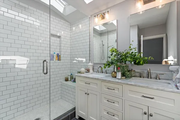 $1,249,900 | 2156 West Belle Plaine Avenue, Chicago, IL 60618