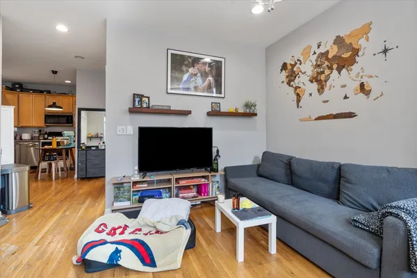 $1,249,900 | 2156 West Belle Plaine Avenue, Chicago, IL 60618