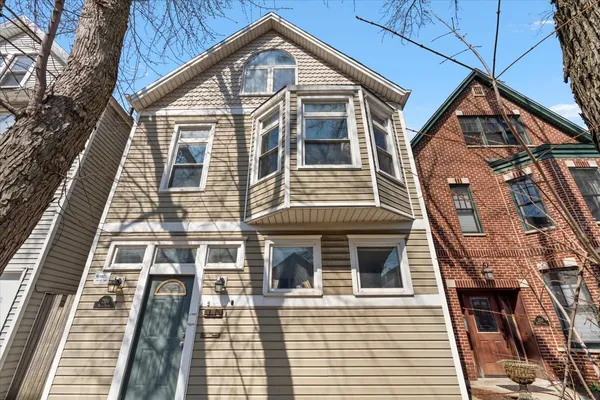 $1,249,900 | 2156 West Belle Plaine Avenue, Chicago, IL 60618