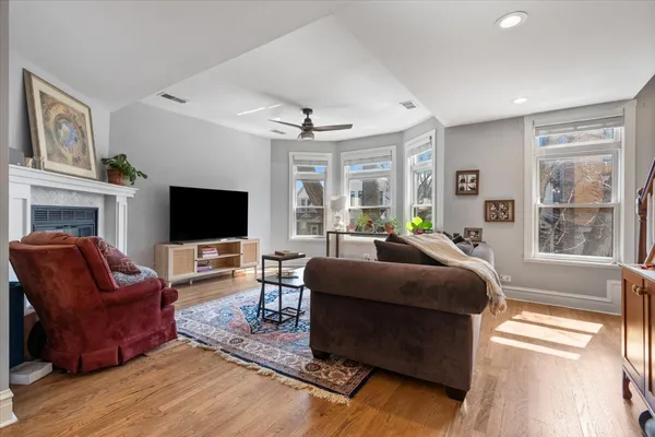 $1,249,900 | 2156 West Belle Plaine Avenue, Chicago, IL 60618