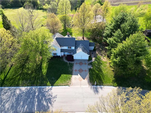 $620,000 | 1502 Hillcrest Court, Atchison, KS 66002