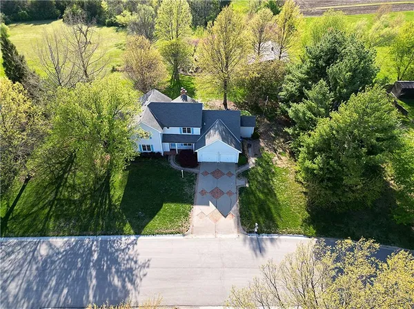 $620,000 | 1502 Hillcrest Court, Atchison, KS 66002