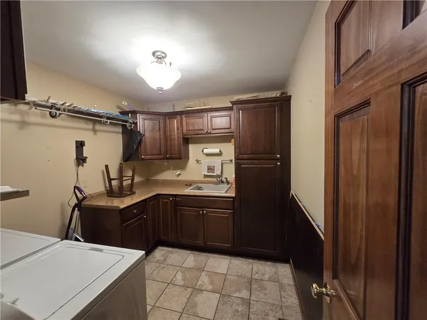 $620,000 | 1502 Hillcrest Court, Atchison, KS 66002