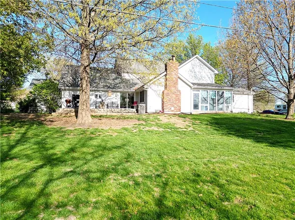 $620,000 | 1502 Hillcrest Court, Atchison, KS 66002