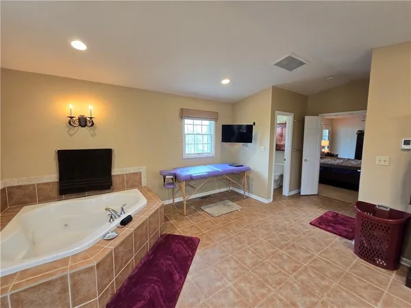 $620,000 | 1502 Hillcrest Court, Atchison, KS 66002