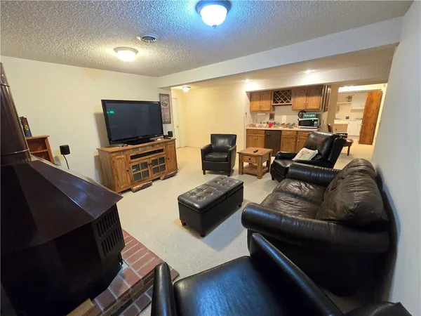 $620,000 | 1502 Hillcrest Court, Atchison, KS 66002