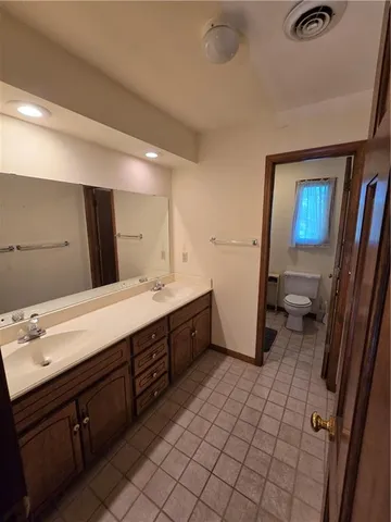 $620,000 | 1502 Hillcrest Court, Atchison, KS 66002