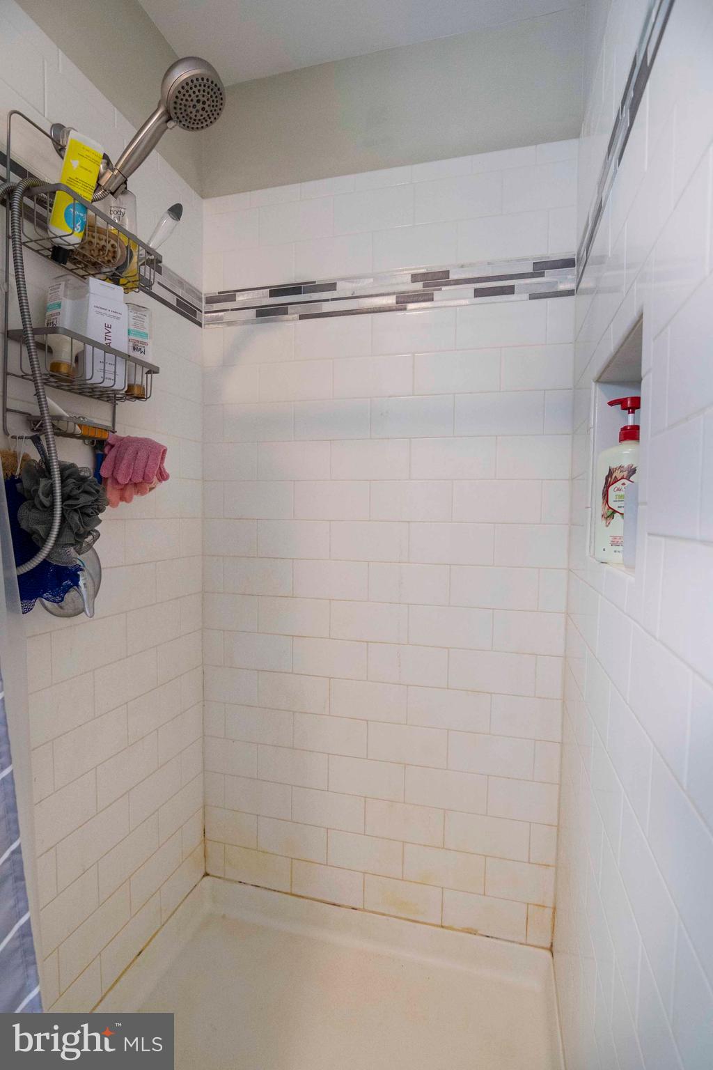 21281 Old Mill Road Culpeper, VA 22701 - Photo 36 of 40 a close view of a shower