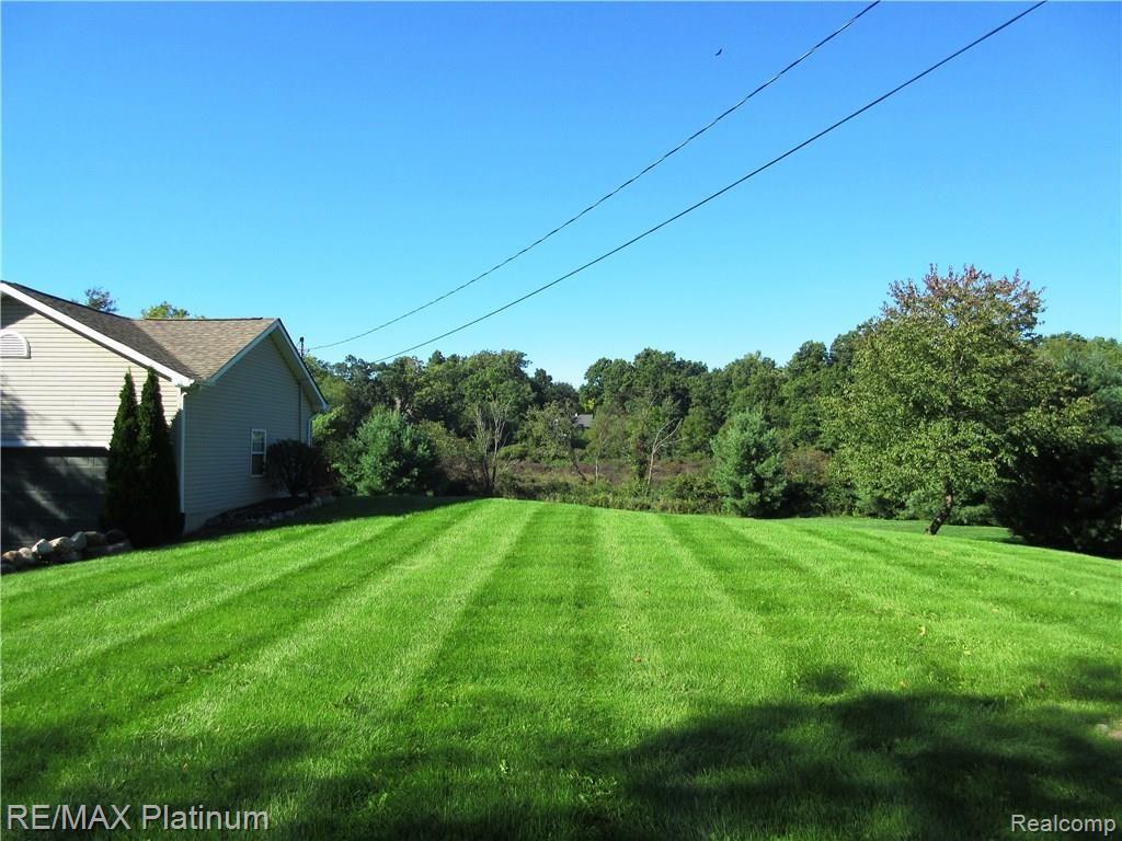 2601 Crooked Lake Road Howell, MI 48843 - Photo 29 of 30 IMG_1118.JPG