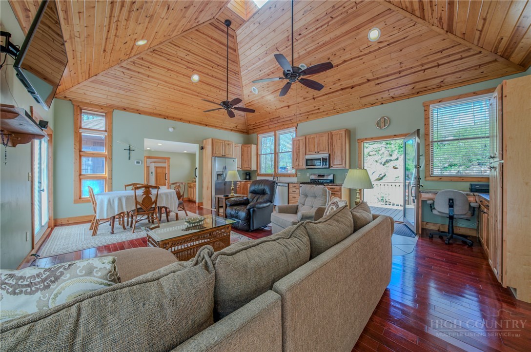 426 Cook Town Road Bakersville, NC 28705 - Photo 15 of 50