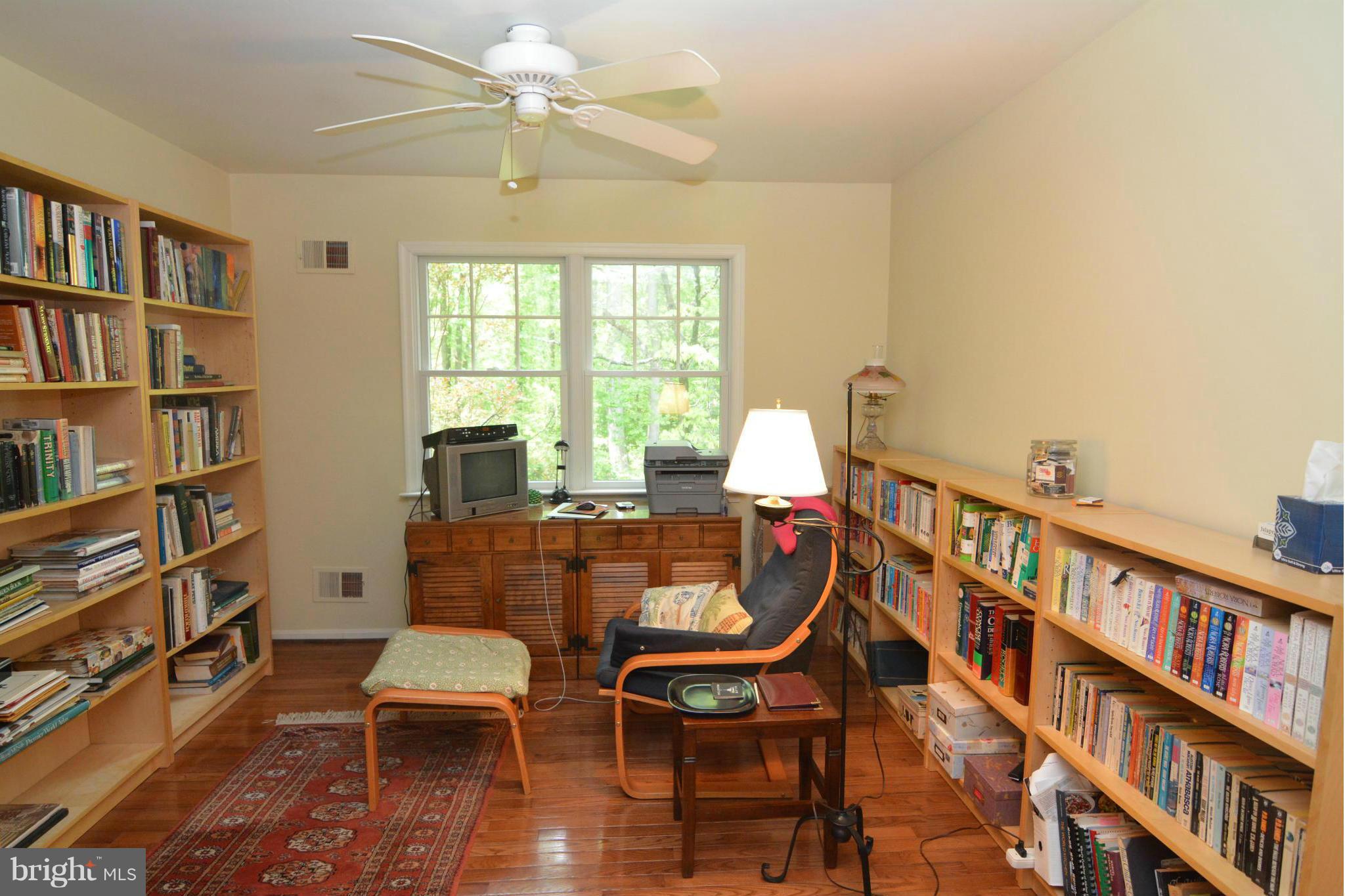 526 Epping Forest Road Annapolis, MD 21401 - Photo 11 of 30 Den or Library on Main Level
