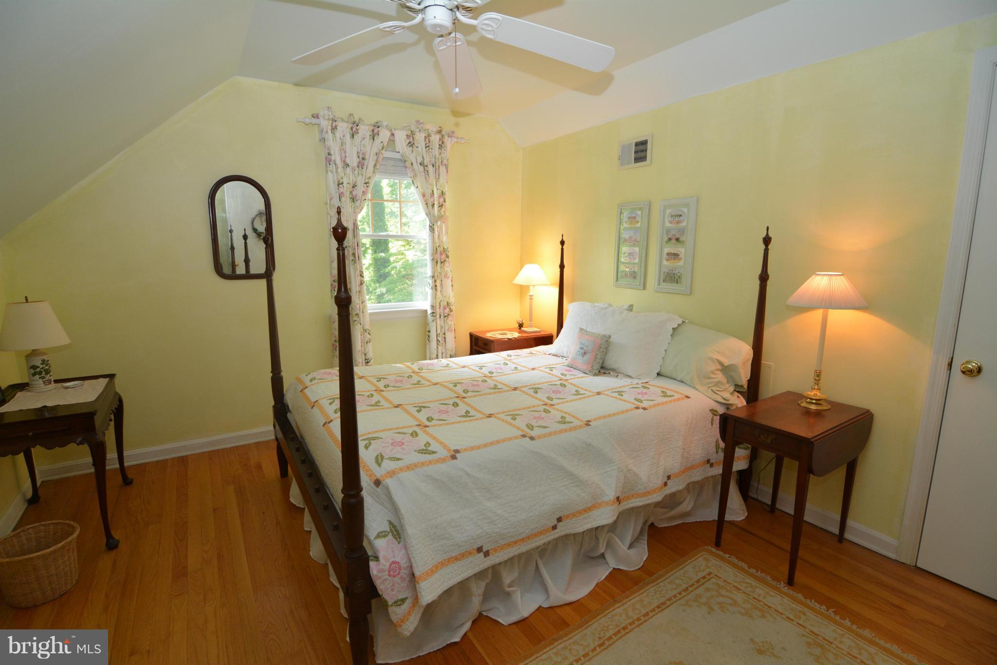 526 Epping Forest Road Annapolis, MD 21401 - Photo 17 of 30 1st of 3 Bedrooms on Upper Level