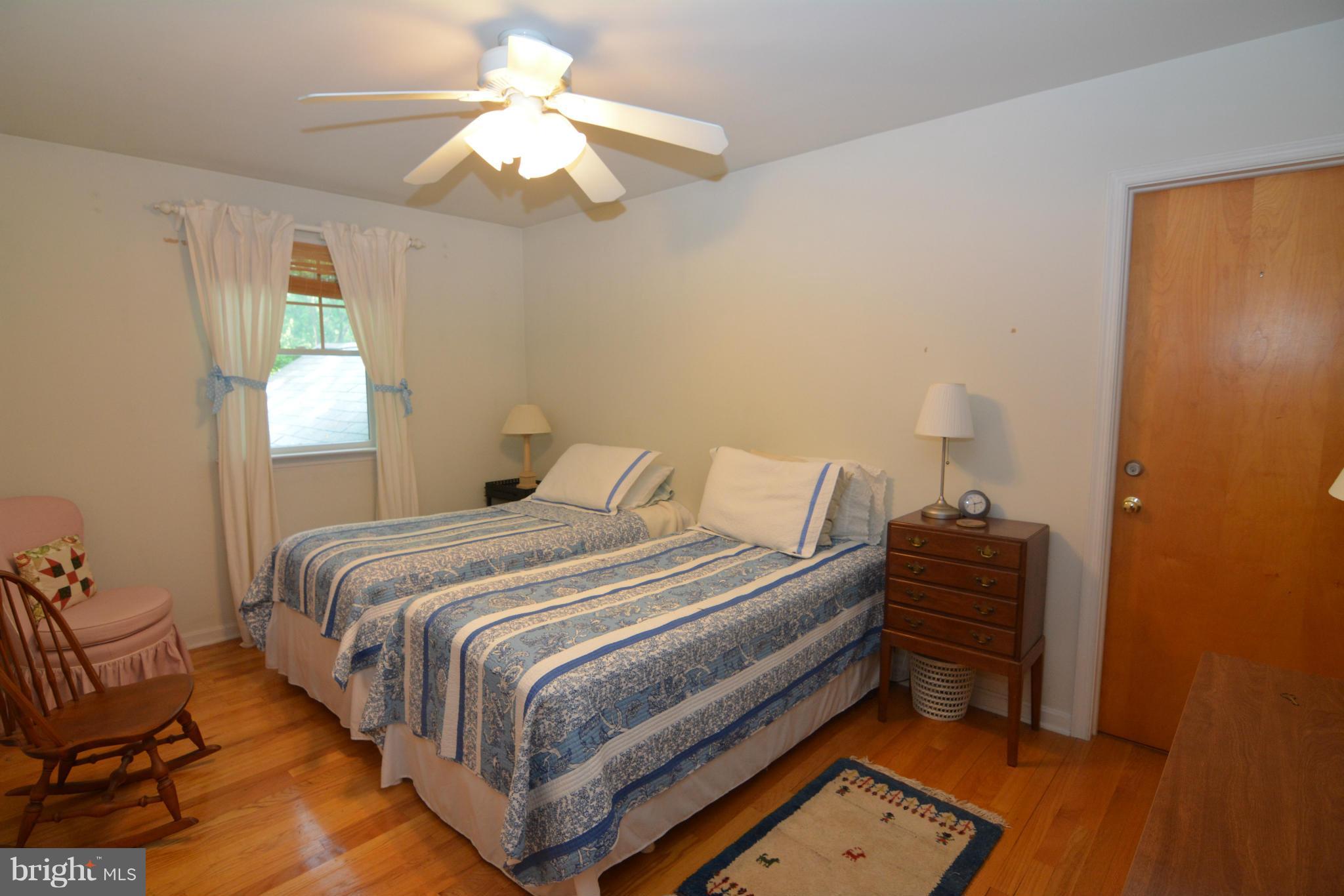 526 Epping Forest Road Annapolis, MD 21401 - Photo 19 of 30 2nd of 3 Bedrooms on Upper Level