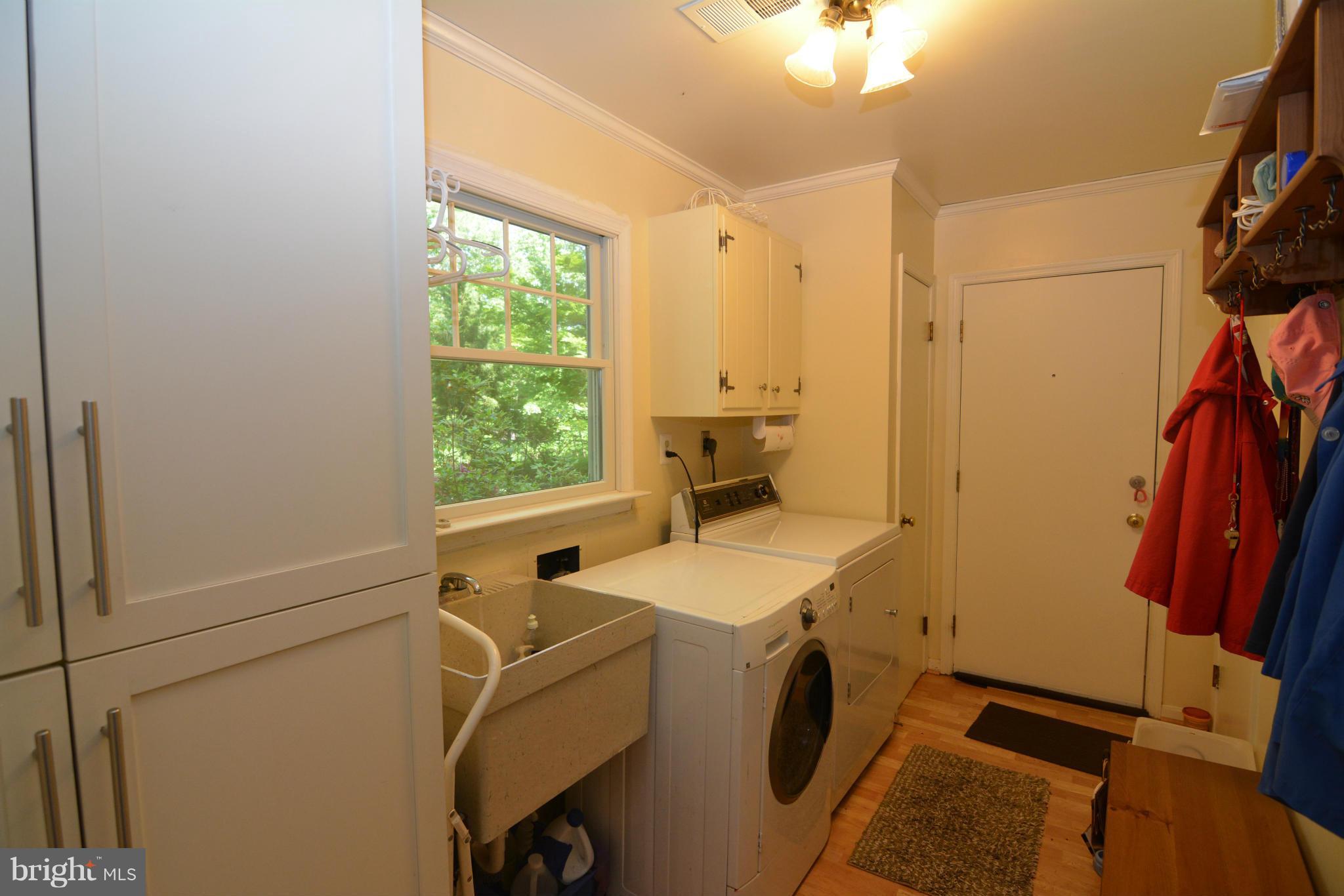 526 Epping Forest Road Annapolis, MD 21401 - Photo 20 of 30 Laundry / Mudroom with Garage Access