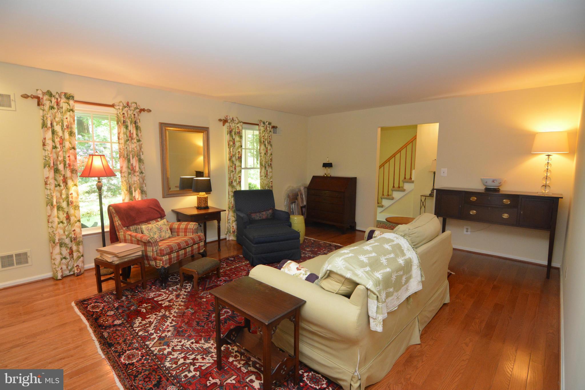 526 Epping Forest Road Annapolis, MD 21401 - Photo 4 of 30 Living Room