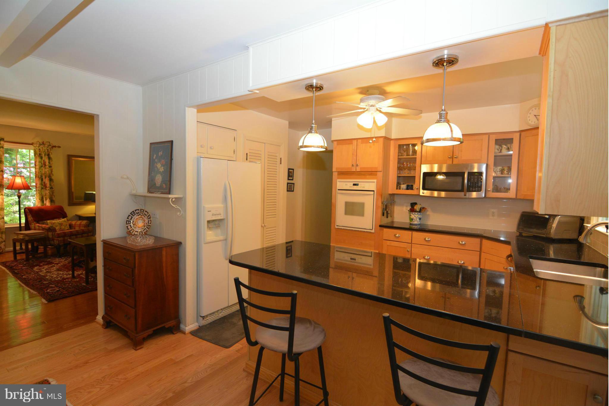 526 Epping Forest Road Annapolis, MD 21401 - Photo 6 of 30 Kitchen with Breakfast Bar