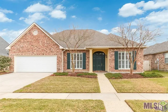 $2,400 | 712 Troutbeck Drive, Baton Rouge, LA 70810